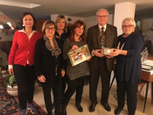 Le calendar girls consegnano il ricavato della raccolta fondi